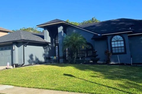 Villa ou maison à vendre à Altamonte Springs, Floride: 4 chambres, 194.44 m2 № 1912670 - photo 2
