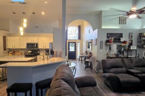 Villa ou maison à vendre à Altamonte Springs, Floride: 4 chambres, 194.44 m2 № 1912670 - photo 7