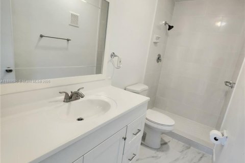 Снять в аренду виллу или дом в Катлер-Бей, Флорида 3 спальни, 117.06м2, № 1939074 - фото 20