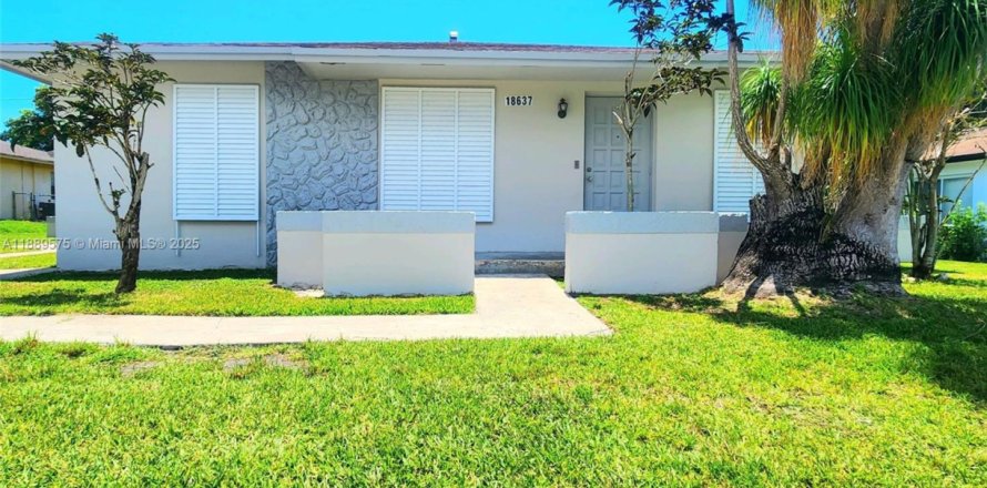 Дом в Катлер-Бей, Флорида 3 спальни, 117.06м2 № 1939074