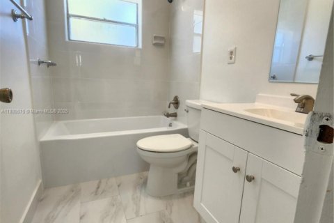 Снять в аренду виллу или дом в Катлер-Бей, Флорида 3 спальни, 117.06м2, № 1939074 - фото 10