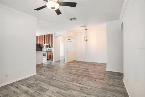 House in Lutz, Florida 3 bedrooms, 142.7 sq.m. № 1823047 - photo 8