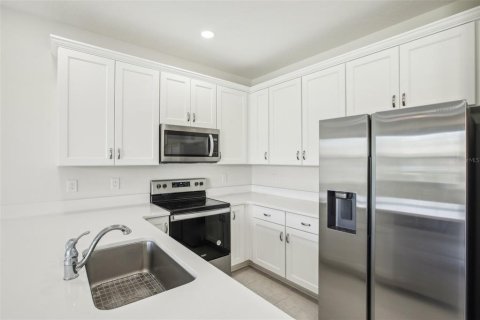 Touwnhouse à louer à Riverview, Floride: 3 chambres, 155.61 m2 № 2430465 - photo 10