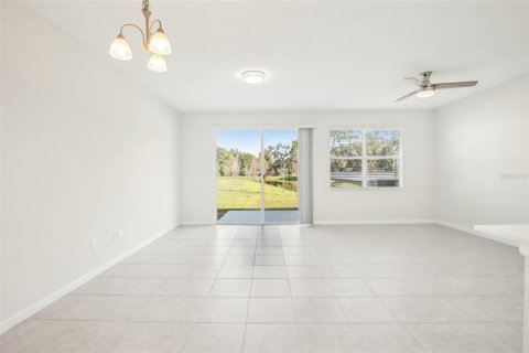 Touwnhouse à louer à Riverview, Floride: 3 chambres, 155.61 m2 № 2430465 - photo 9