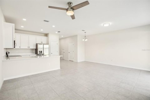 Touwnhouse à louer à Riverview, Floride: 3 chambres, 155.61 m2 № 2430465 - photo 6