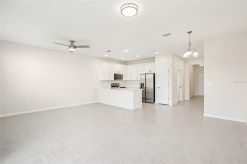 Touwnhouse à louer à Riverview, Floride: 3 chambres, 155.61 m2 № 2430465 - photo 5