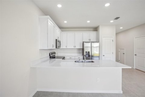 Touwnhouse à louer à Riverview, Floride: 3 chambres, 155.61 m2 № 2430465 - photo 12