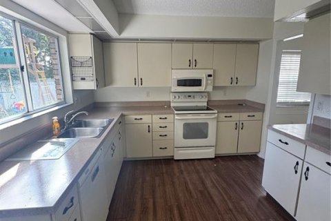 Купить виллу или дом в Брейдентон, Флорида 3 комнаты, 180.79м2, № 2226000 - фото 9