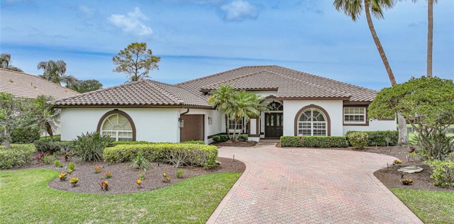 House in Sarasota, Florida 3 bedrooms, 243.78 sq.m. № 1680354
