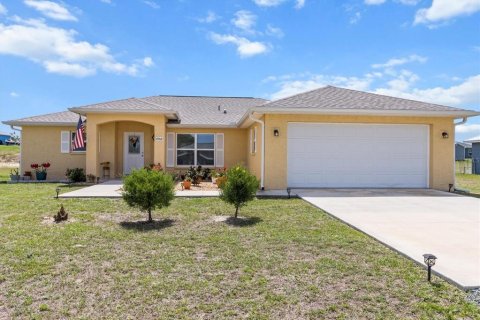 House in Inverness, Florida 3 bedrooms, 141.49 sq.m. № 1723510 - photo 1