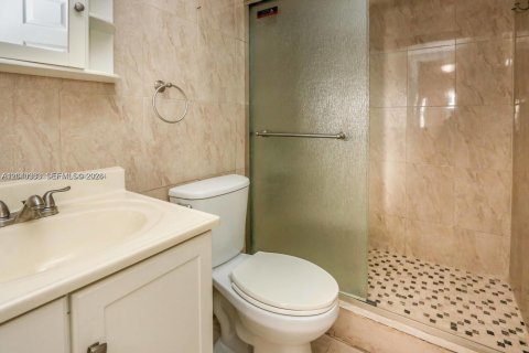 Commercial property in Miami, Florida 46.45 sq.m. № 2086455 - photo 2