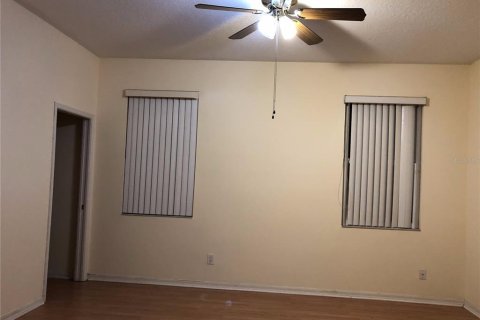 Casa en alquiler en Orlando, Florida, 4 dormitorios, 183.2 m2 № 1910569 - foto 14