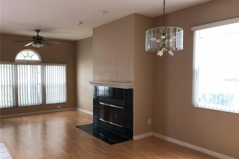 Casa en alquiler en Orlando, Florida, 4 dormitorios, 183.2 m2 № 1910569 - foto 8