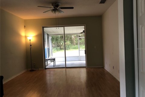 Casa en alquiler en Orlando, Florida, 4 dormitorios, 183.2 m2 № 1910569 - foto 28