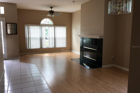 Casa en alquiler en Orlando, Florida, 4 dormitorios, 183.2 m2 № 1910569 - foto 3