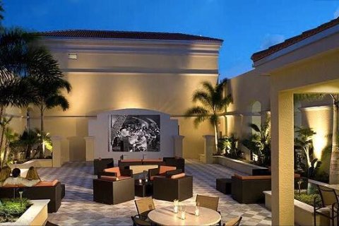 Condo in West Palm Beach, Florida, 2 bedrooms  № 932676 - photo 1