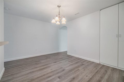 Townhouse in Riverview, Florida 2 bedrooms, 142.33 sq.m. № 1630869 - photo 6