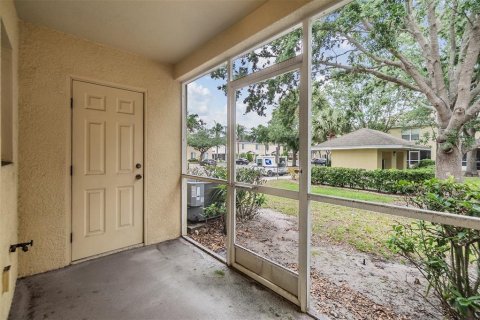 Townhouse in Riverview, Florida 2 bedrooms, 142.33 sq.m. № 1630869 - photo 24