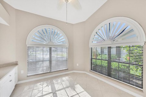 House in Sarasota, Florida 2 bedrooms, 205.04 sq.m. № 1721344 - photo 7
