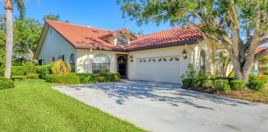 House in Sarasota, Florida 2 bedrooms, 205.04 sq.m. № 1721344