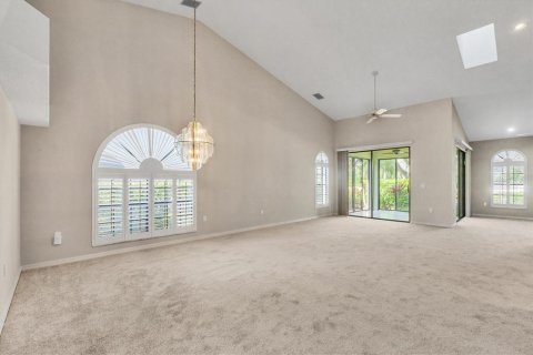 House in Sarasota, Florida 2 bedrooms, 205.04 sq.m. № 1721344 - photo 9