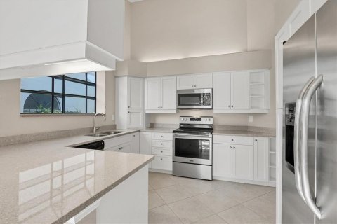 House in Sarasota, Florida 2 bedrooms, 205.04 sq.m. № 1721344 - photo 4
