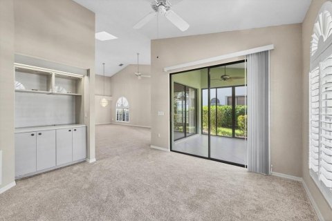 House in Sarasota, Florida 2 bedrooms, 205.04 sq.m. № 1721344 - photo 19