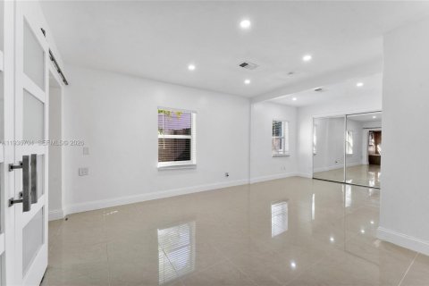 Villa ou maison à louer à Fort Lauderdale, Floride: 3 chambres, 133.97 m2 № 1995486 - photo 24