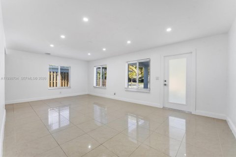 Villa ou maison à louer à Fort Lauderdale, Floride: 3 chambres, 133.97 m2 № 1995486 - photo 5