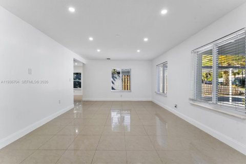 Villa ou maison à louer à Fort Lauderdale, Floride: 3 chambres, 133.97 m2 № 1995486 - photo 14