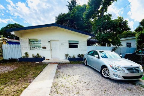 Villa ou maison à Hialeah, Floride 3 chambres, 89 m2 № 1998195