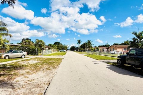 Villa ou maison à vendre à Hialeah, Floride: 3 chambres, 89 m2 № 1998195 - photo 23