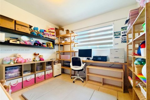 Villa ou maison à vendre à Hialeah, Floride: 3 chambres, 89 m2 № 1998195 - photo 15