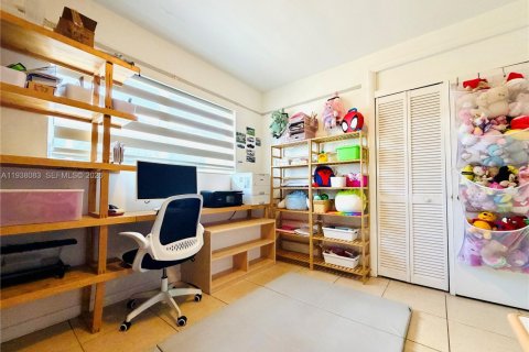 Villa ou maison à vendre à Hialeah, Floride: 3 chambres, 89 m2 № 1998195 - photo 14