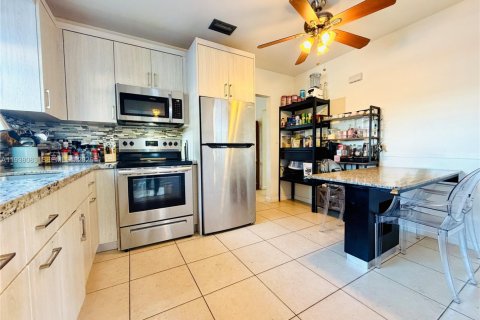 Villa ou maison à vendre à Hialeah, Floride: 3 chambres, 89 m2 № 1998195 - photo 5