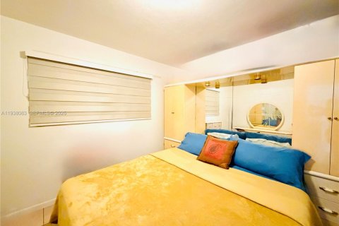 Villa ou maison à vendre à Hialeah, Floride: 3 chambres, 89 m2 № 1998195 - photo 10