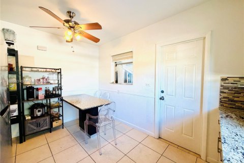 Villa ou maison à vendre à Hialeah, Floride: 3 chambres, 89 m2 № 1998195 - photo 7