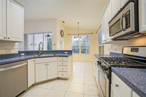 Villa ou maison à vendre à Port St. Lucie, Floride: 3 chambres, 153.85 m2 № 1955878 - photo 10