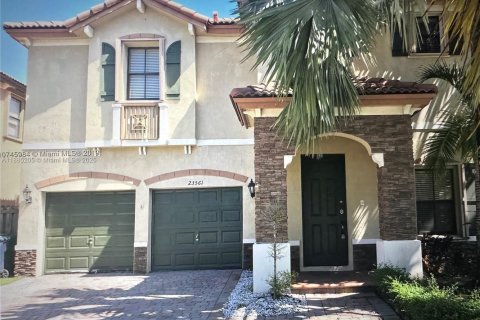 Villa ou maison à louer à Homestead, Floride: 5 chambres, 318.56 m2 № 1930629 - photo 1