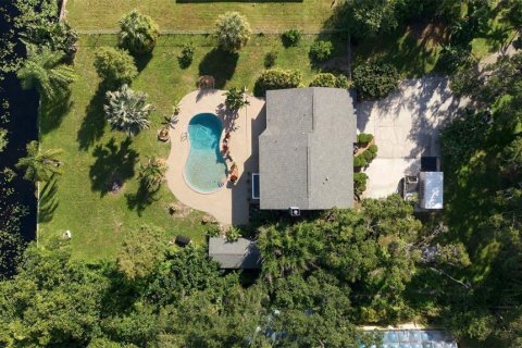 House in Tampa, Florida 4 bedrooms, 175.21 sq.m. № 2394399 - photo 3