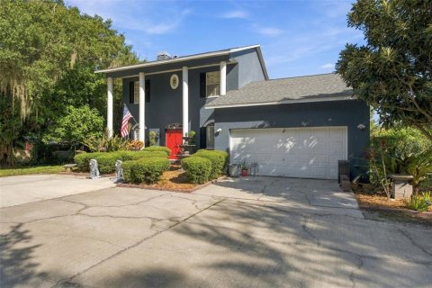 House in Tampa, Florida 4 bedrooms, 175.21 sq.m. № 2394399