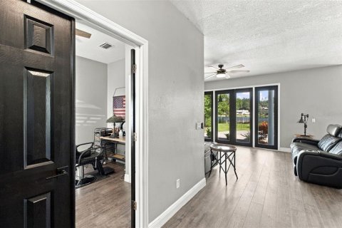 House in Tampa, Florida 4 bedrooms, 175.21 sq.m. № 2394399 - photo 8
