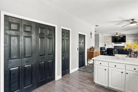 House in Tampa, Florida 4 bedrooms, 175.21 sq.m. № 2394399 - photo 19