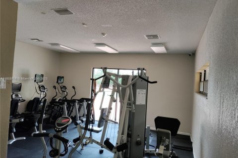 Condo in Hialeah, Florida, 2 bedrooms  № 1878635 - photo 27