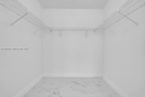 Снять в аренду виллу или дом в Майами, Флорида 4 спальни, 220.92м2, № 2011791 - фото 17