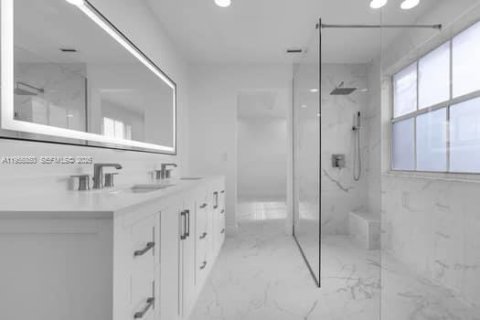 Снять в аренду виллу или дом в Майами, Флорида 4 спальни, 220.92м2, № 2011791 - фото 16