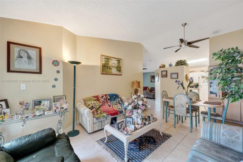 Купить виллу или дом в Майами, Флорида 3 спальни, 116.03м2, № 1756899 - фото 17