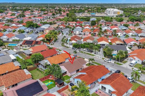 Купить виллу или дом в Майами, Флорида 3 спальни, 116.03м2, № 1756899 - фото 1