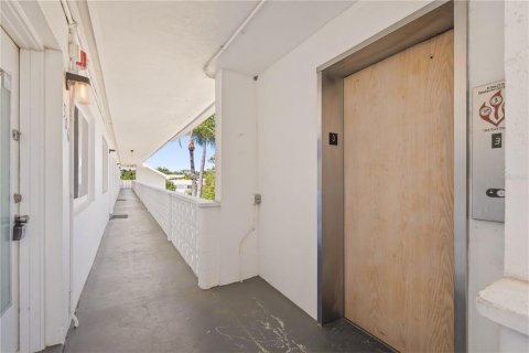 Condo in Seminole, Florida, 1 bedroom  № 2205763 - photo 23