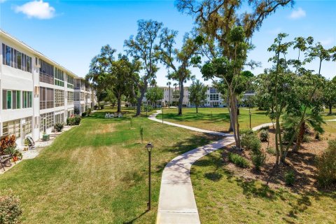 Condo in Seminole, Florida, 1 bedroom  № 2205763 - photo 14